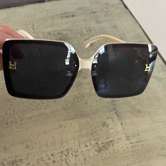 NWOT luxury brand designer inspired fashion oversized shades sunglasses - Picture 3 of 3